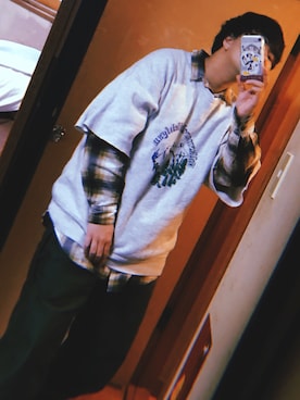 「FRUIT OF THE LOOM（フルーツオブザルーム）のアイテム（スウェット、シルバー系）」を使った、りょうたさん（メンズ・170cm）の秋コーディネート