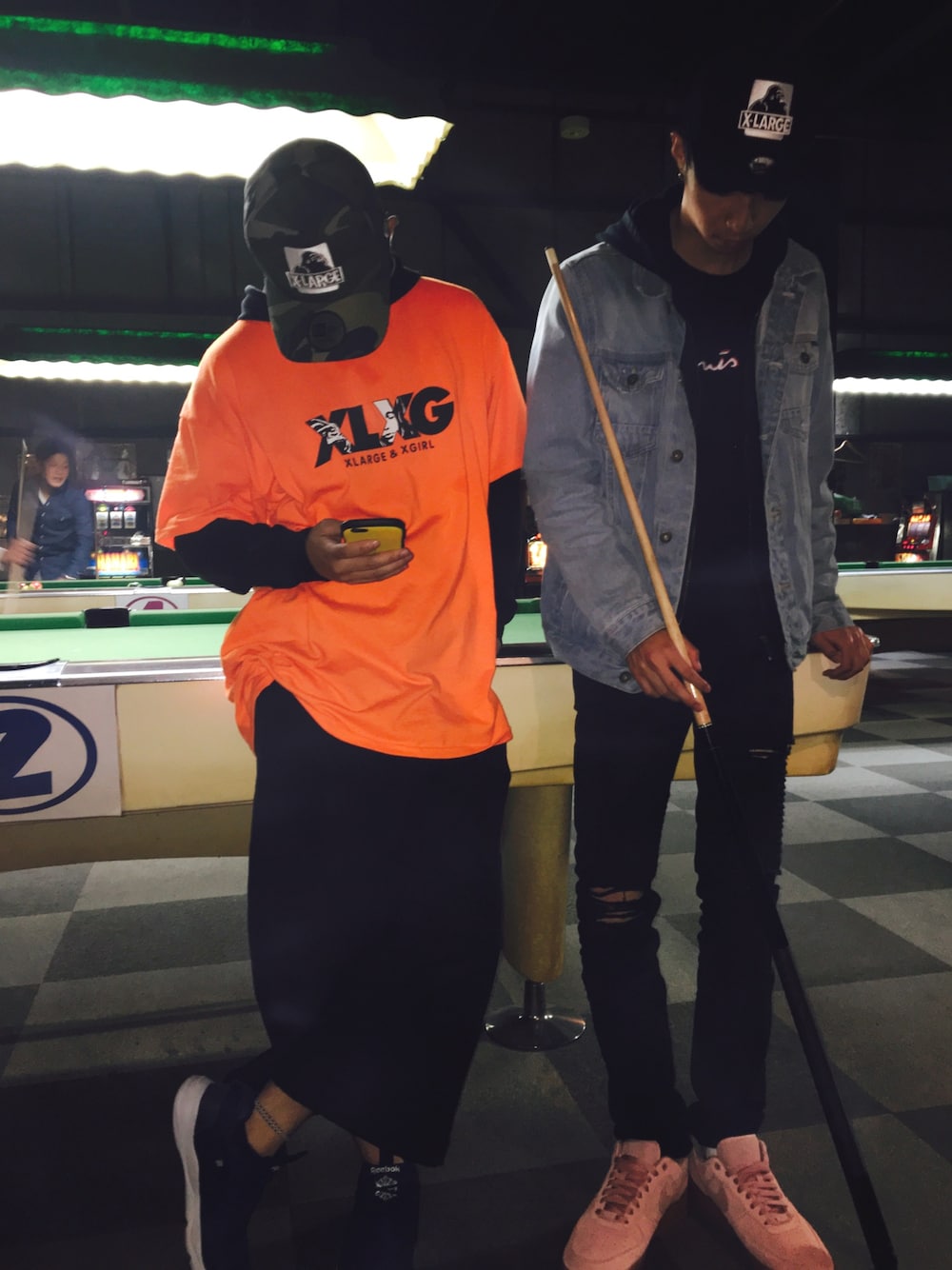 「アウター、スニーカー、スキニー、ストリート、キャップ、street、エクストララージ、XLARGE、広島、呉」｜「XLARGEのNEWERA OG SNAPBACK CAP（キャップ、ブラック系）」を使った、ポッキーさん（メンズ・177cm）の秋コーディネートの1枚目の写真