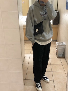 「CONVERSE TOKYO（コンバーストウキョウ）のアイテム（ショルダーバッグ）」を使った、reoさん（メンズ・181cm）の冬コーディネート