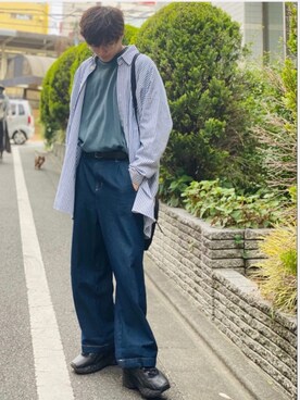京極さんの「10oz タックワイドデニムパンツ」を使ったコーディネート