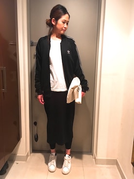「アイテム（ジャージ）」を使った、YOSHIさん（レディース・166cm・30代）の春コーディネート
