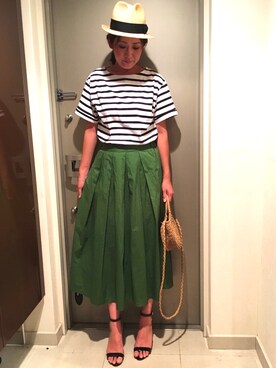 「titivate（ティティベイト）のタイプライタータックフレアスカート（スカート）」を使った、YOSHIさん（レディース・166cm）の夏コーディネート