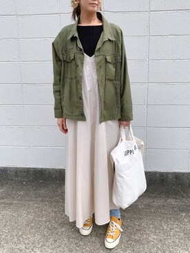 「MEDE19F（メデジュウキュウ）のアイテム（ミリタリージャケット）」を使った、YOSHIさん（レディース・166cm）の春コーディネート