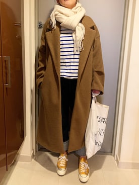「アイテム（ストール/ショール、ホワイト系）」を使った、YOSHIさん（レディース・166cm）の冬コーディネート