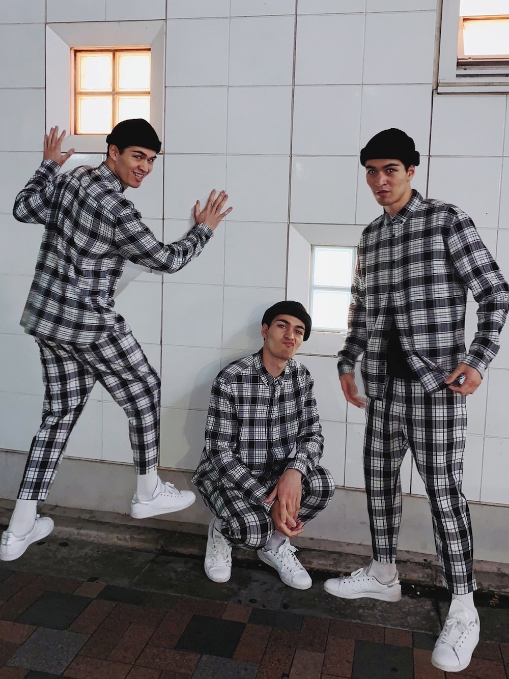 「秋のコーデ、セットアップ、MAKAVELIC、Bershka、adidas、チェックシャツ、チェックパンツ、スポーツMIX'18秋」｜「MAKAVELICのLOW KNIT CAP（ニットキャップ/ビーニー、ブラック系）」を使った、kenjibutadamさん（メンズ・188cm）の秋コーディネートの1枚目の写真
