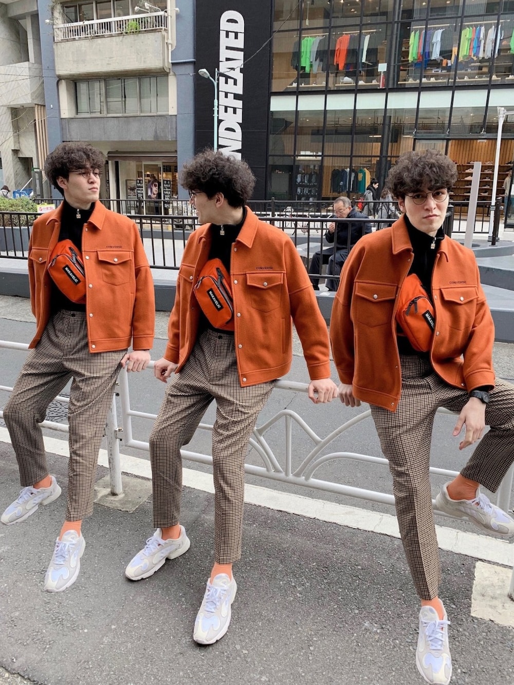 「冬コーデ、オレンジ、OLIVER PEOPLES、CLANE、CONVERSE TOKYO、MAKAVELIC、GU、adidas」｜「OLIVER PEOPLESのアイテム（サングラス、ブラウン系）」を使った、kenjibutadamさん（メンズ・188cm）の冬コーディネートの1枚目の写真