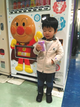 「FITH（フィス）のアイテム（ベスト）」を使った、はるたんさん（キッズ・90cm）の春コーディネート