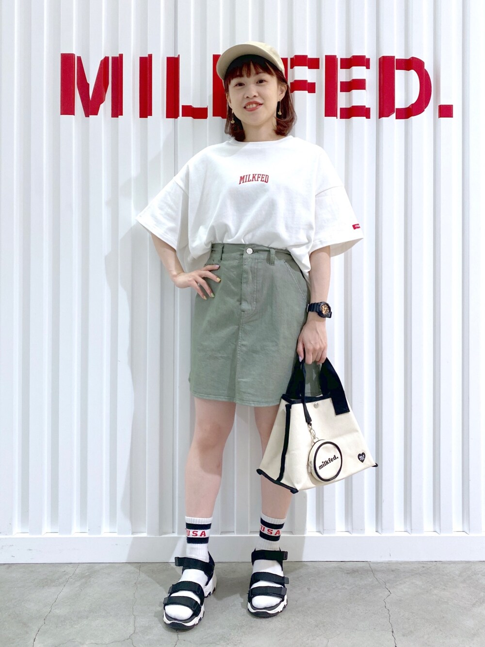「休日スタイル、大人カジュアル、シンプル、夏、低身長コーデ、カジュアル、おしゃれさんと繋がりたい、MILKFED.、スカート、帽子」｜「MILKFED.のBAR TWILL CAP（キャップ、ベージュ系）」を使った、よねちゃんさん（レディース・148cm）の夏コーディネートの1枚目の写真
