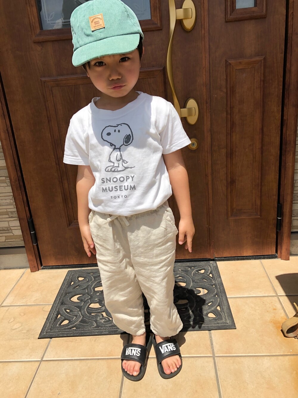 「カジュアルコーデ、シンプルコーデ、夏コーデ、白Tシャツ」｜「SM2のアイテム（その他パンツ、ベージュ系）」を使った、itunaturyoさん（キッズ・110cm）の春コーディネートの1枚目の写真