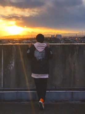 「CONVERSE TOKYO（コンバーストウキョウ）のアイテム（スニーカー）」を使った、竹中 竜大さん（メンズ・163cm）の冬コーディネート