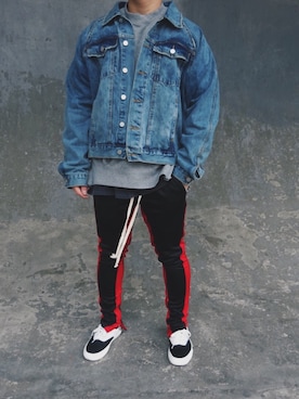 「sneakers」｜「アイテム（デニムジャケット）」を使った、Tommyさん（メンズ・165cm）の冬コーディネート