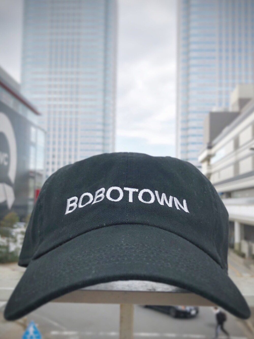 「ZOZOTOWN、BOBOTOWN、CAP、帽子、黒、ZOZO、ゾゾタウン、カーブキャップ、ローキャップ、パロディ」｜「BOBOTOWNのアイテム（キャップ、ブラック系）」を使った、BOBOTOWNさん（メンズ・175cm）の冬コーディネートの1枚目の写真