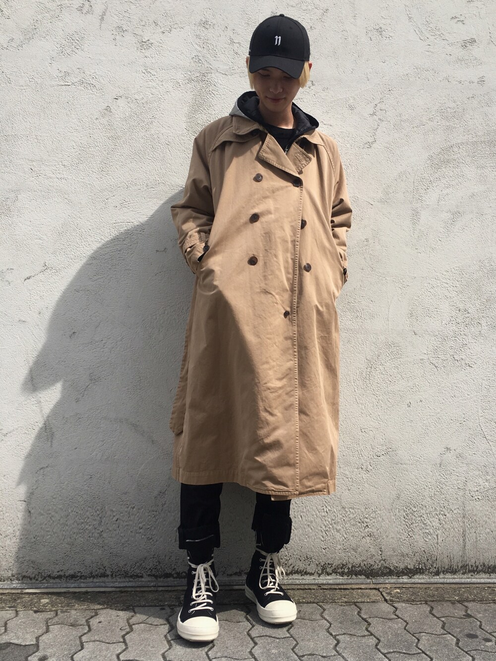 「カジュアルコーデ、キレイめ、モノトーンコーデ、秋、ロールアップ、ビッグシルエット、スニーカー、08sircus、drkshdw、ストリート」｜「11 by Boris Bidjan Saberi のアイテム（キャップ、ブラック系）」を使った、𝐊𝐚𝐢𝐭𝐨さん（メンズ・180cm）の秋コーディネートの1枚目の写真