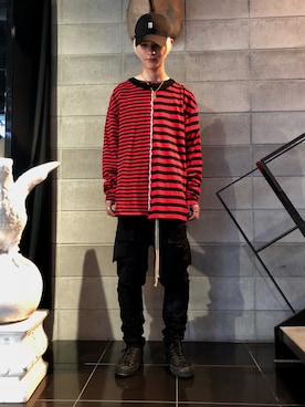 「DRKSHDW by RICK OWENS（ダークシャドウ バイ リックオウエンス）のアイテム（カーゴパンツ）」を使った、𝐊𝐚𝐢𝐭𝐨さん（メンズ・180cm）の夏コーディネート