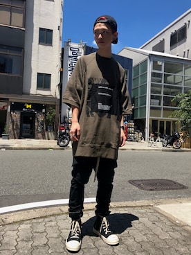 「DRKSHDW by RICK OWENS（ダークシャドウ バイ リックオウエンス）のアイテム（カーゴパンツ）」を使った、𝐊𝐚𝐢𝐭𝐨さん（メンズ・180cm）の夏コーディネート