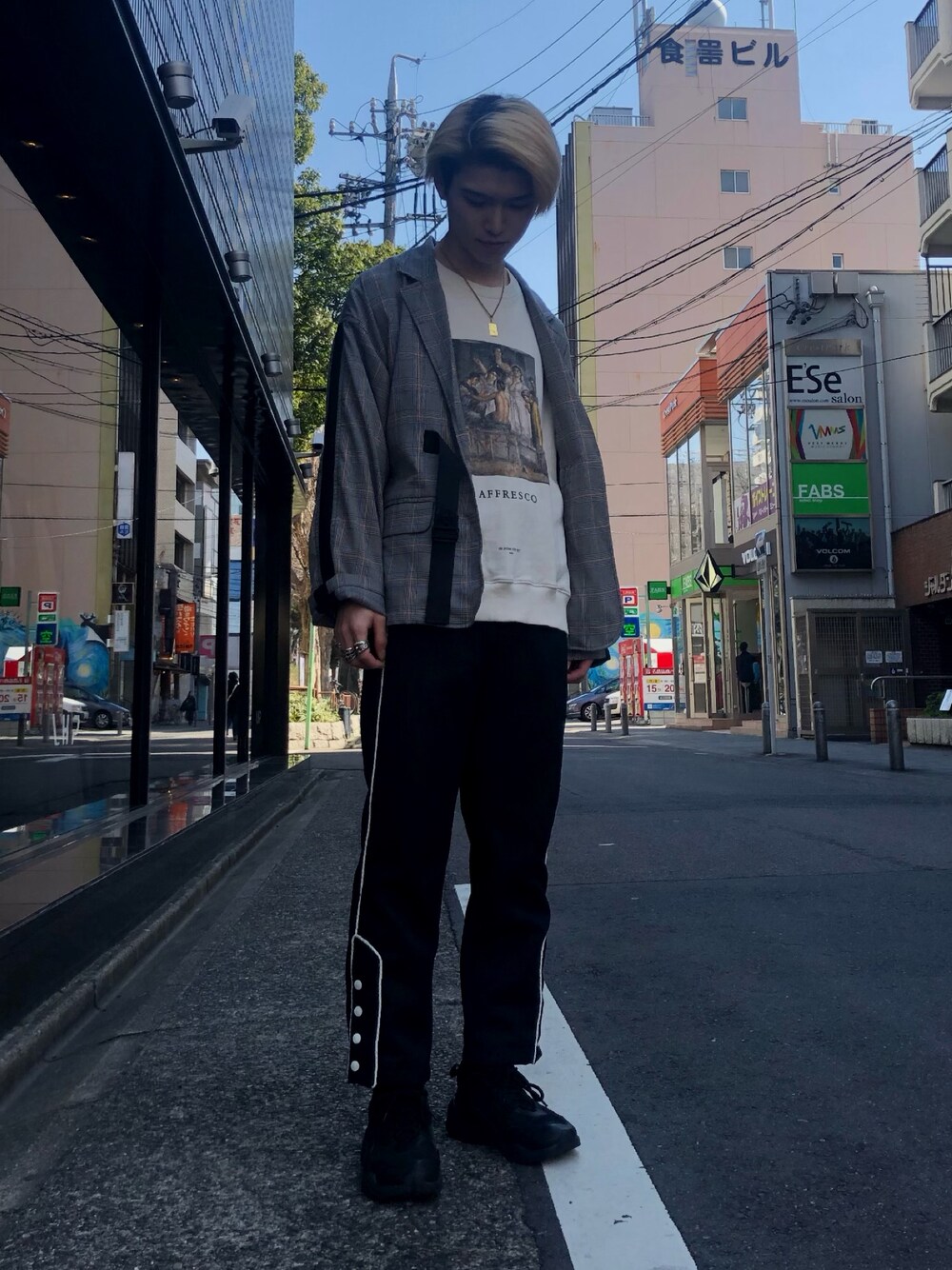 「スニーカー、ベージュ、スラックス、Danke schon、キレイめ、PUMA、aie、おしゃれさんと繋がりたい、はるコーデ、ihnomuhnit」｜「ih nom uh nitのアイテム（スウェット、ベージュ系）」を使った、𝐊𝐚𝐢𝐭𝐨さん（メンズ・180cm）の冬コーディネートの1枚目の写真