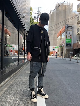 「DRKSHDW by RICK OWENS（ダークシャドウ バイ リックオウエンス）のアイテム（デニムパンツ）」を使った、𝐊𝐚𝐢𝐭𝐨さん（メンズ・180cm）の春コーディネート