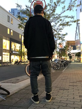 「DRKSHDW by RICK OWENS（ダークシャドウ バイ リックオウエンス）のアイテム（デニムパンツ）」を使った、𝐊𝐚𝐢𝐭𝐨さん（メンズ・180cm）の春コーディネート