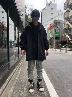 「アイテム（ステンカラーコート）」を使った、𝐊𝐚𝐢𝐭𝐨さん（メンズ・180cm・20代）の秋コーディネート