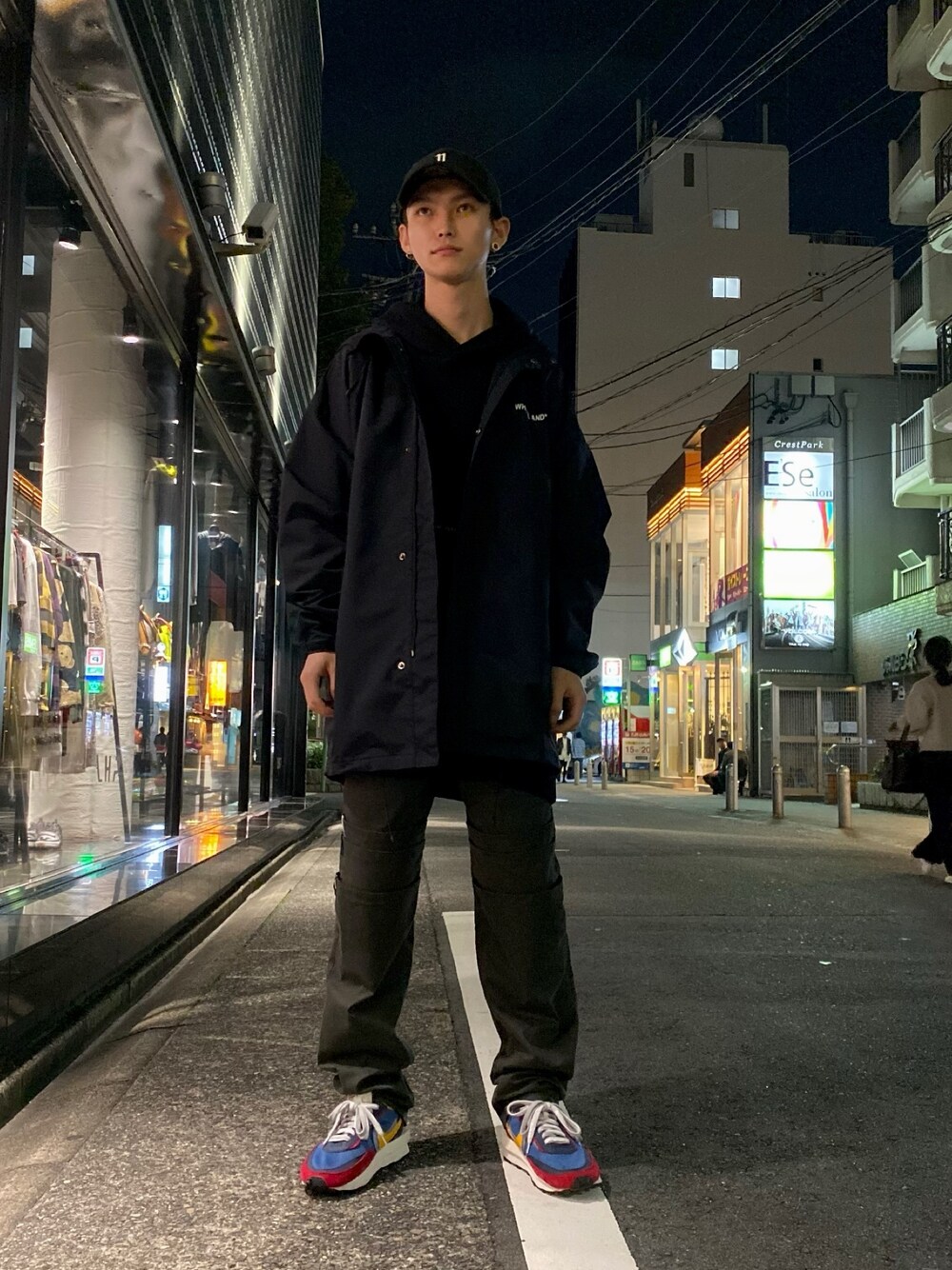 「スニーカー、NIKE、sacai、オーバーサイズ、スニーカーコーデ、11by boris bidjan saberi、WHITELAND BLACKBURN、ナイロンコート、sacai×nike、yproject」｜「11 by Boris Bidjan Saberi の11BYBORISBIDJAN /イレブンバイボリスビジャン/CAP（キャップ、ブラック系）」を使った、𝐊𝐚𝐢𝐭𝐨さん（メンズ・180cm）の秋コーディネートの1枚目の写真