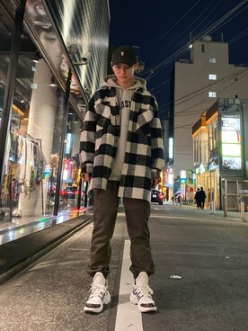 「KaneZ（ケインズ）のアイテム（カーゴパンツ）」を使った、𝐊𝐚𝐢𝐭𝐨さん（メンズ・180cm）の秋コーディネート