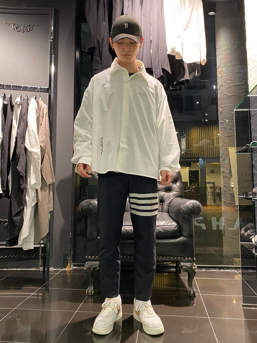 THOM BROWNEのスラックスを使った人気ファッションコーディネート