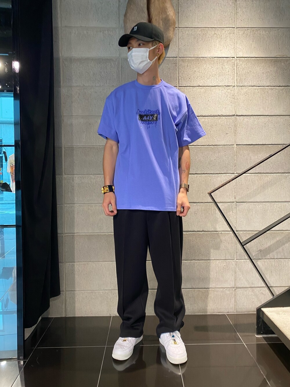 「スニーカー、NIKE、ブラック、ブルー、キャップ、スラックス、11by boris bidjan saberi、th、A4A」｜「A4AのA4A/エーフォーエー/JOYFULLグラフィックプリントTシャツ（Tシャツ/カットソー、パープル系）」を使った、𝐊𝐚𝐢𝐭𝐨さん（メンズ・180cm）の夏コーディネートの1枚目の写真