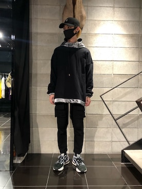 「DANKE SCHON（ダンケシェーン）のアイテム（パーカー）」を使った、𝐊𝐚𝐢𝐭𝐨さん（メンズ・180cm）の秋コーディネート