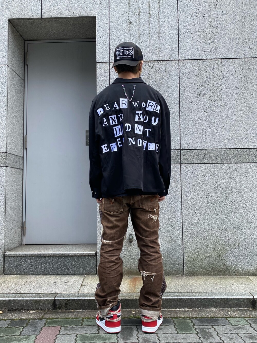 「スニーカー、キャップ、ストリート、スニーカーコーデ、Danke schon、シャツジャケット、ストリートファッション、ストリートコーデ、シャツアウター、ブラウンデニム」｜「DANKE SCHONのDankeSchon/ダンケシェーン/刺繍ブルゾン（ブルゾン、その他）」を使った、𝐊𝐚𝐢𝐭𝐨さん（メンズ・180cm）の夏コーディネートの1枚目の写真