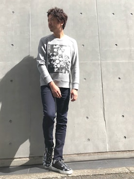 「カスタムスニーカー」｜「アイテム（スウェット）」を使った、OMIさん（メンズ・180cm）の夏コーディネート