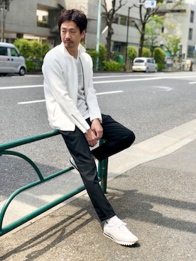 「白黒」｜「アイテム（ライダースジャケット）」を使った、OMIさん（メンズ・180cm）の春コーディネート