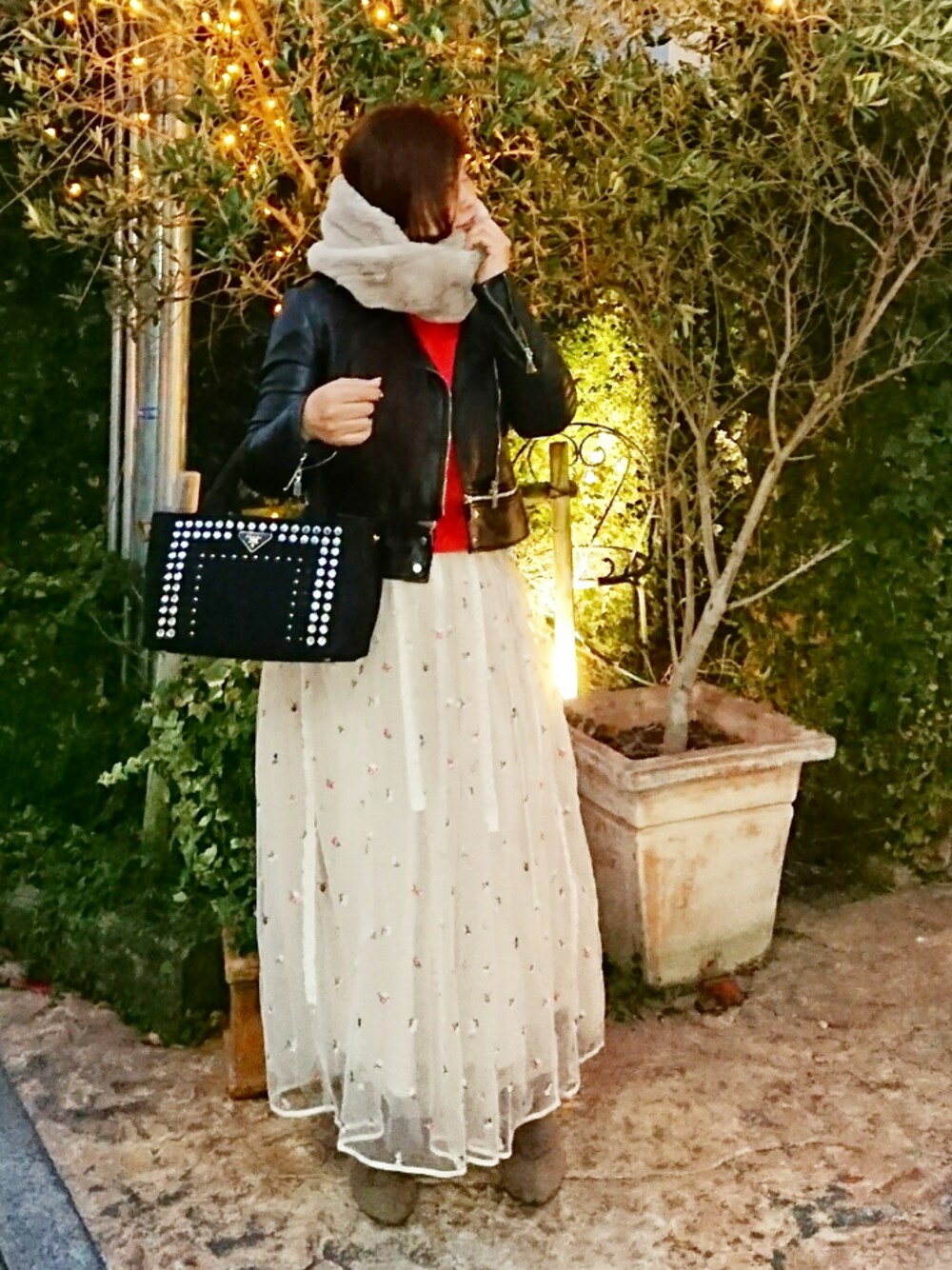 「スナイデル、ZARA、チュールスカート、大人かわいい、大人ガーリー、マキシスカート、冬、スヌード」｜「SNIDELのアイテム（スカート、ホワイト系）」を使った、ayuさん（レディース・160cm）の冬コーディネートの1枚目の写真