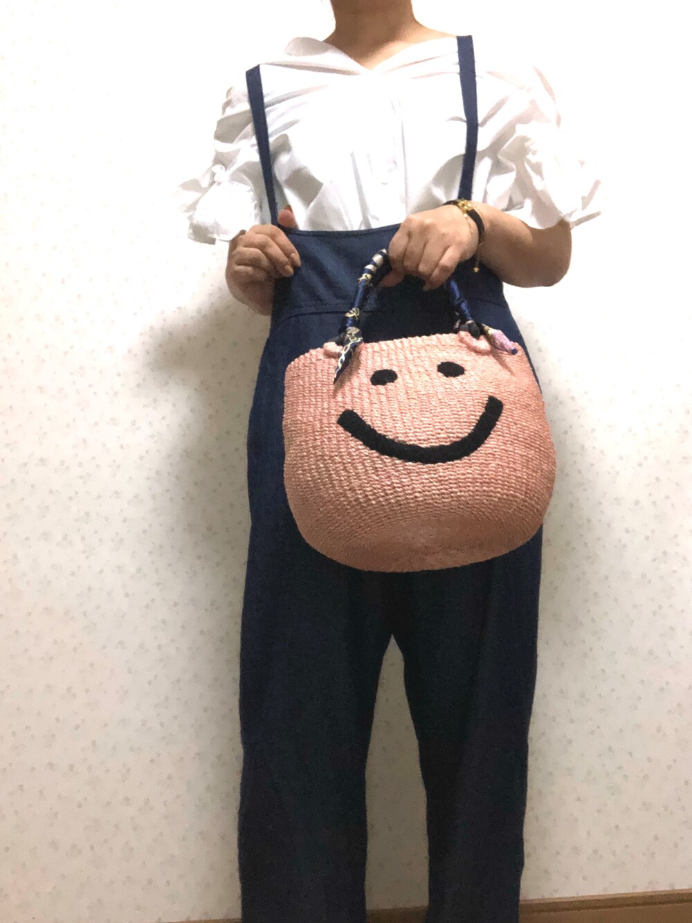 「サロペット、サロペットコーデ、オトナカジュアル、かごバッグ、ニコちゃん、おしゃれさんと繋がりたい、夏、シンプル、楽チンコーデ」｜「soulberryのリネン混サロペット（サロペット/オーバーオール、ブルー系）」を使った、ayuさん（レディース・160cm）の夏コーディネートの1枚目の写真