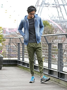 「ジョガーパンツ」｜JEEさん（メンズ・182cm）の春コーディネート