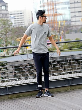 「モノトーン」｜JEEさん（メンズ・182cm）の春コーディネート