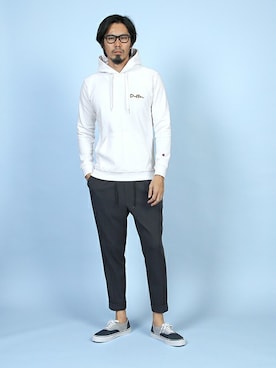 「The DUFFER of ST.GEORGE（ザダファーオブセントジョージ）のアイテム（スラックス）」を使った、JEEさん（メンズ・182cm）の春コーディネート