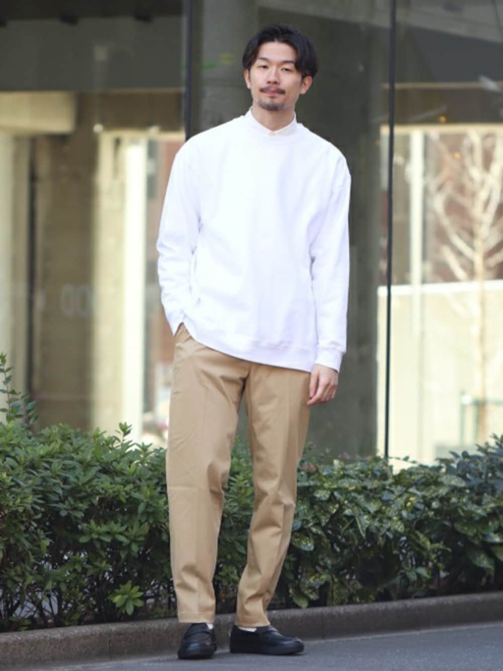 「シンプル、きれいめコーディネート、大人カジュアル、きれいめカジュアル、シンプルコーデ、シンプルスタイル、EDIFICE、オトナカジュアル、417 EDIFICE、WEARセンバツ」｜「417 EDIFICEの10.8oz ヘビーウェイトBIGシルエットテンジククルーネック（スウェット、ホワイト系）」を使った、tetsuyaさん（メンズ・178cm）の春コーディネートの1枚目の写真