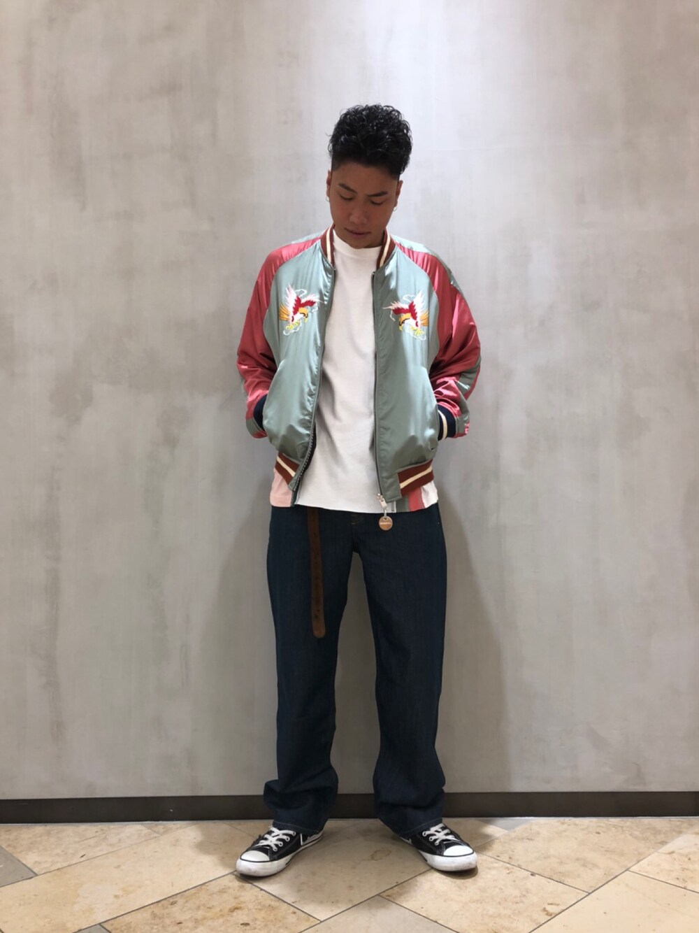 「DlESEL、スタジャン、シンプルスタイル、白Tシャツ、パンツ、リバーシブル」｜「DIESELのアイテム（Tシャツ/カットソー、その他）」を使った、gaspさん（メンズ・173cm）の夏コーディネートの1枚目の写真