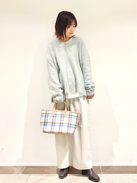 「くすみコーデ」｜アヤ.さん（レディース・163cm）の冬コーディネート