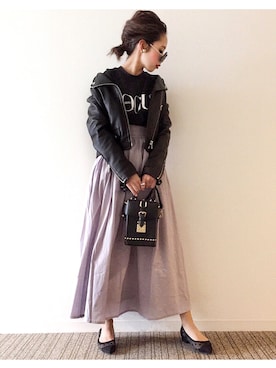「ラベンダー」｜「アイテム（ライダースジャケット）」を使った、𝓅𝑜𝒸𝑜さん（レディース・156cm）の春コーディネート