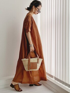 𝓅𝑜𝒸𝑜さんの「Loewe - Small Raffia Basket Bag - Womens - Tan Multi」を使ったコーディネート