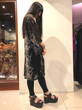 「KMRii（ケムリ）のアイテム（パンツ）」を使った、照井千尋さん（レディース・163cm）の夏コーディネート