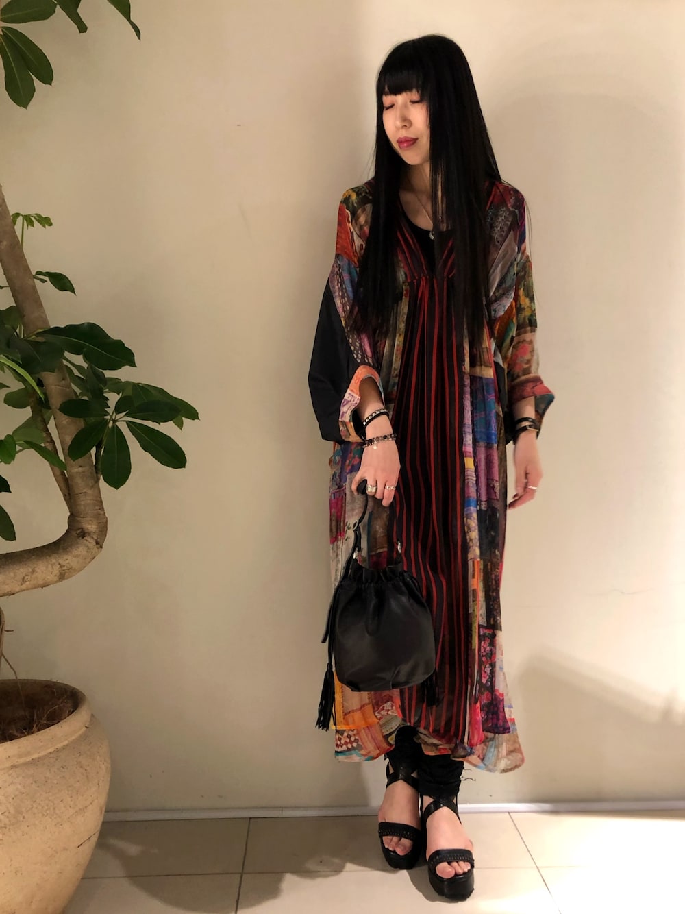 「ROYAL FLASH、KMRii、SHARE SPIRIT」｜「SHARE SPIRITのアイテム（ワンピース、レッド系）」を使った、照井千尋さん（レディース・163cm）の春コーディネートの1枚目の写真