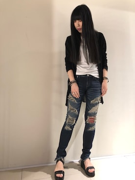 「KMRii（ケムリ）のアイテム（サンダル）」を使った、照井千尋さん（レディース・163cm）の春コーディネート