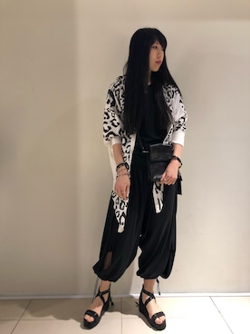 「KMRii（ケムリ）のアイテム（サンダル）」を使った、照井千尋さん（レディース・163cm）の夏コーディネート