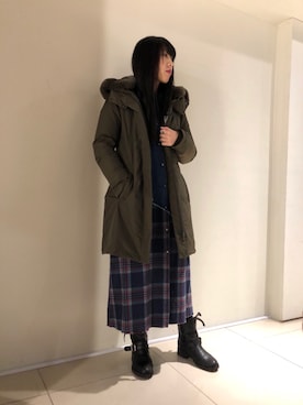 「WOOLRICH（ウールリッチ）のアイテム（ダウンジャケット/コート）」を使った、照井千尋さん（レディース・163cm）の秋コーディネート