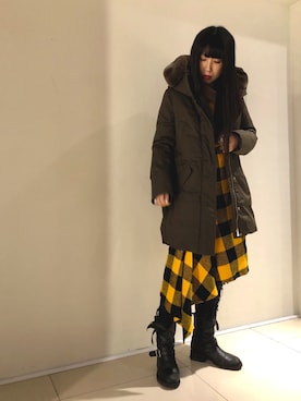「WOOLRICH（ウールリッチ）のアイテム（ダウンジャケット/コート）」を使った、照井千尋さん（レディース・163cm）の秋コーディネート