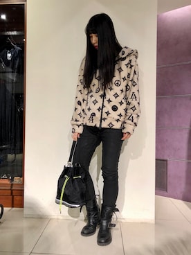 「stud.（スタッド）のアイテム（パーカー）」を使った、照井千尋さん（レディース・163cm）の秋コーディネート