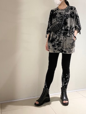 「KMRii（ケムリ）のアイテム（トップス）」を使った、照井千尋さん（レディース・163cm）の夏コーディネート