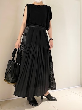 「KMRii（ケムリ）のアイテム（トップス）」を使った、照井千尋さん（レディース・163cm）の秋コーディネート